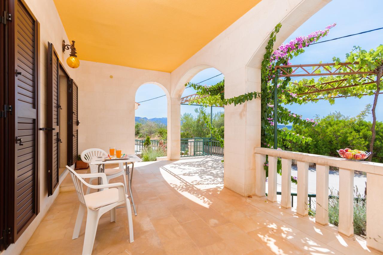 Villa Rosa Kastela Exterior photo