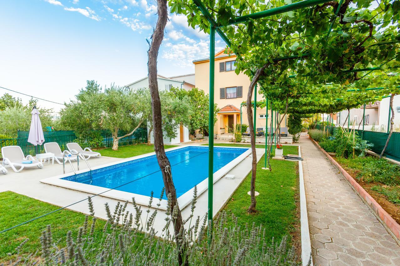 Villa Rosa Kastela Exterior photo
